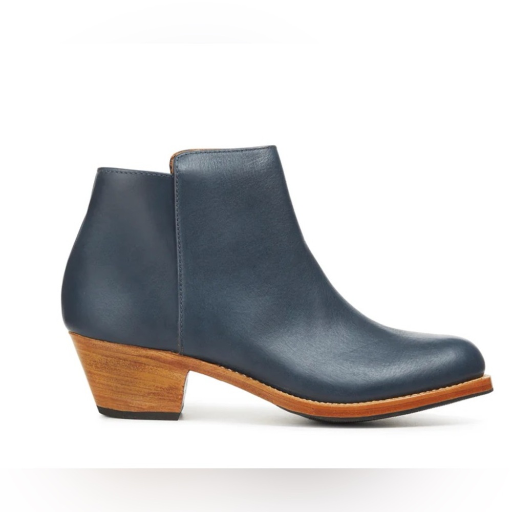 Adelante Shoes - Granada Ankle Boots. Women's Denim Blue Leather Side Zip Sz 9